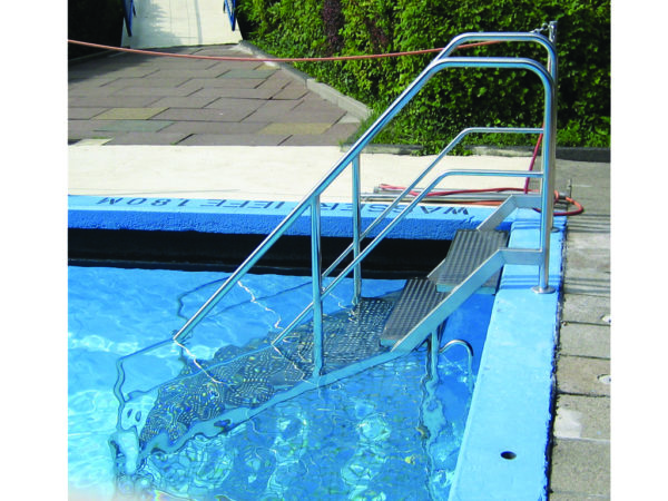 R300 2 Schwimmbadtreppe l Ihr Experte für Schwimmsportgeräte und Wasserattraktionen für öffentliche Schwimmbäder