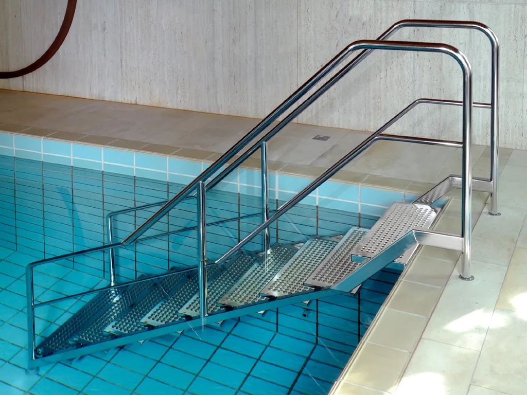 https://roigk.de/wp-content/uploads/2020/07/R300_Schwimmbadtreppe_Seite_I.jpg.webp Swimming pool steps R300