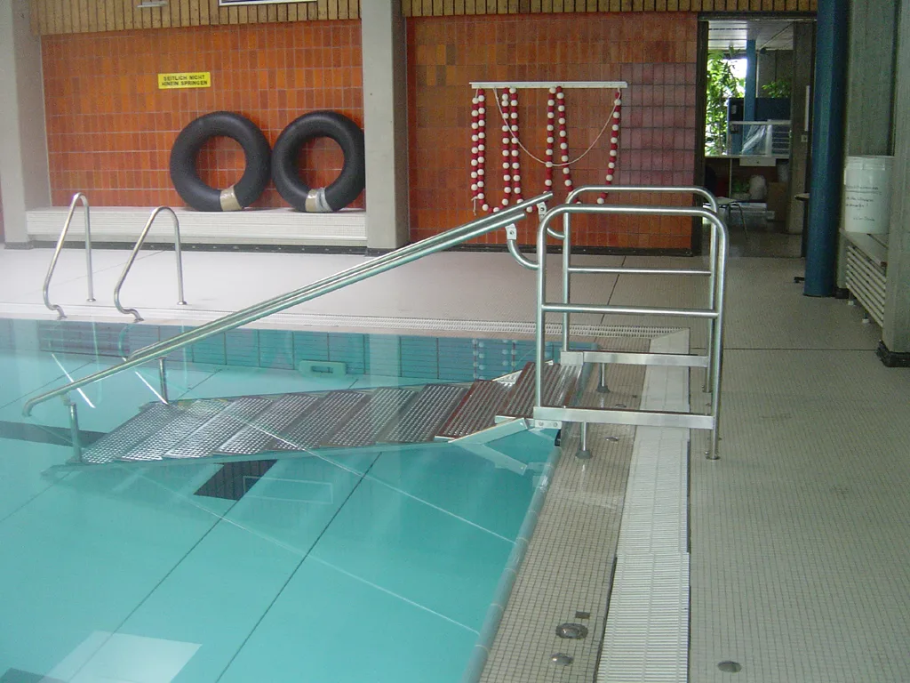 R312 Movable Floor Staircase
