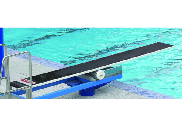 R771162D Dynaflex Sprungbrett Milieu I 2 Ihr Experte für Schwimmsportgeräte und Wasserattraktionen für öffentliche Schwimmbäder