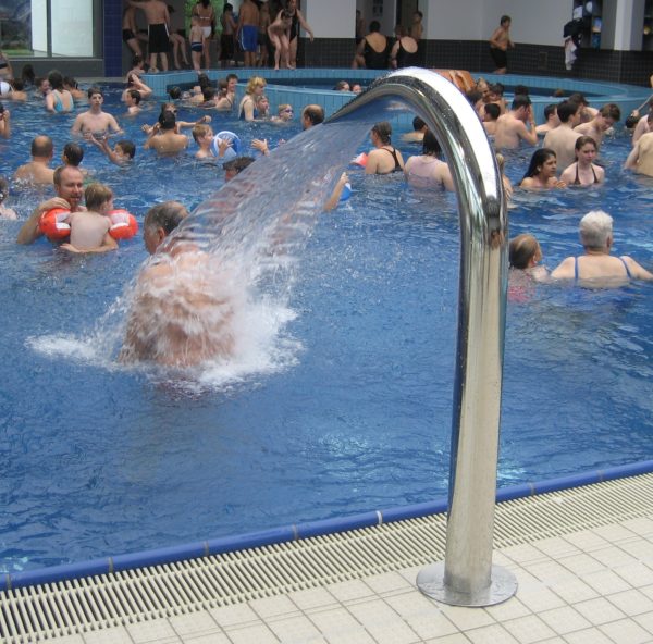 R8216 Wasserspeier Druck Ihr Experte für Schwimmsportgeräte und Wasserattraktionen für öffentliche Schwimmbäder