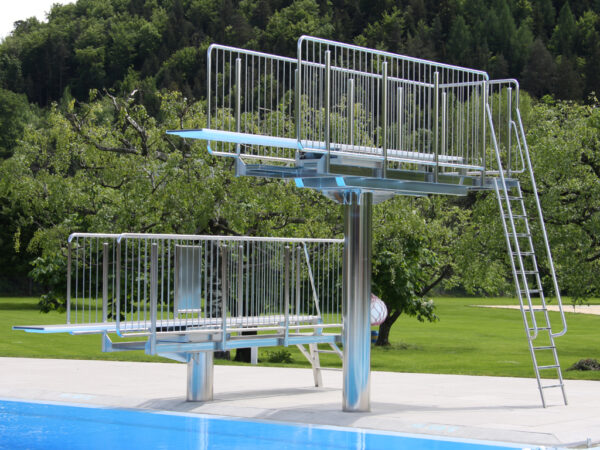 1m2B3m Sprunganlage 3422 Balsthal Schweiz I Ihr Experte für Schwimmsportgeräte und Wasserattraktionen für öffentliche Schwimmbäder