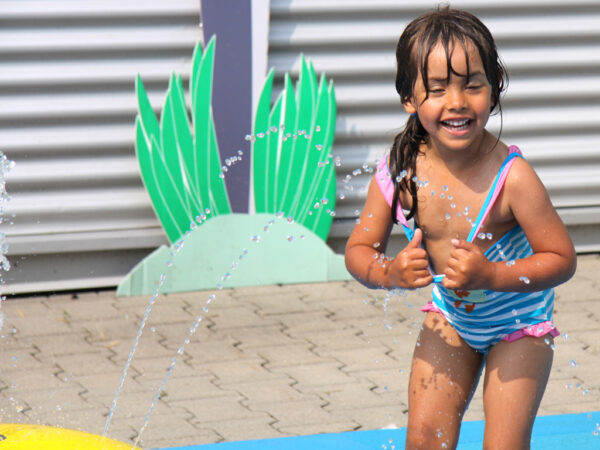 Kaefer Wasserspiel 4092 ret I Ihr Experte für Schwimmsportgeräte und Wasserattraktionen für öffentliche Schwimmbäder